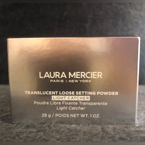 Laura Mercier Translucent Loose Setting Powder Light Catcher- Celestial Light. - Picture 6 of 6